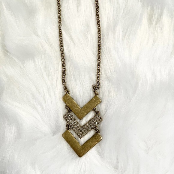 J Crew Gold Arrow Necklace - Picture 5 of 5